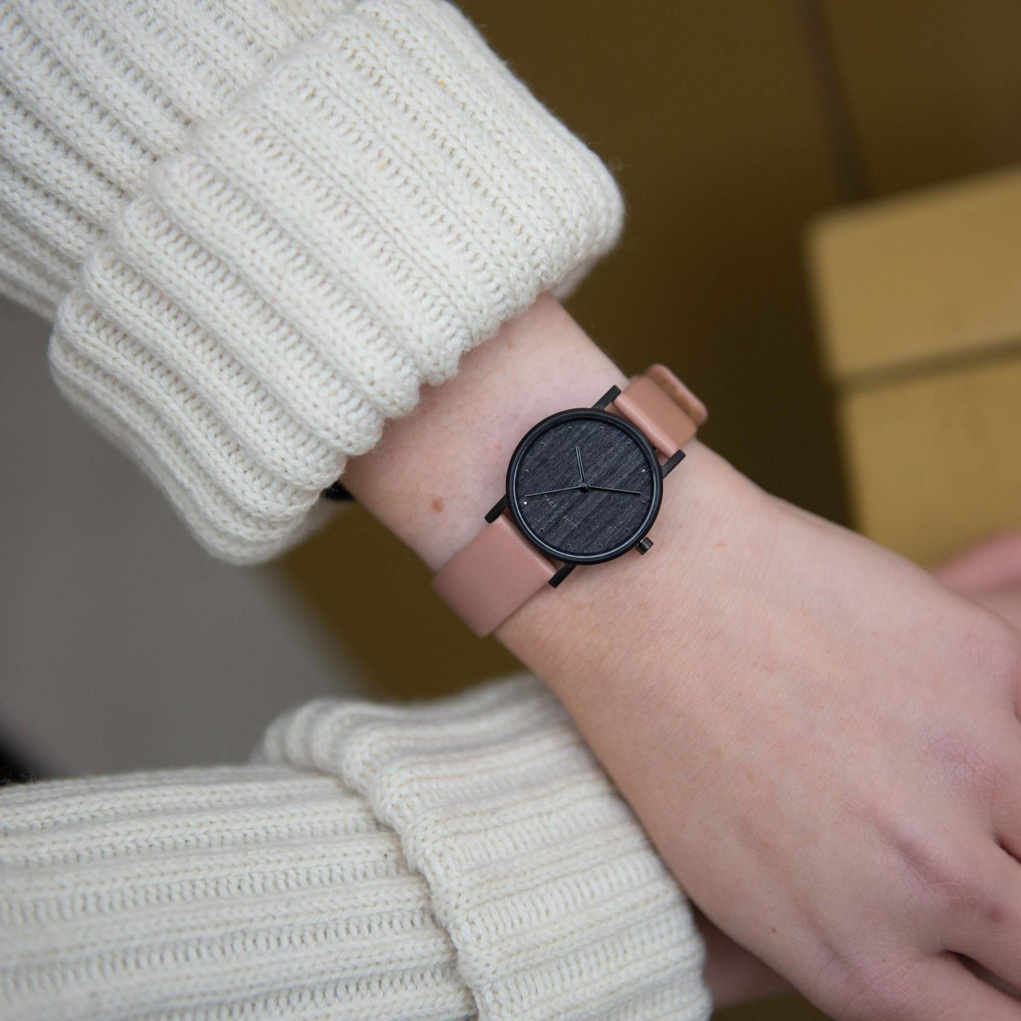 Mila: Black Oak - Apvelskin 27mm