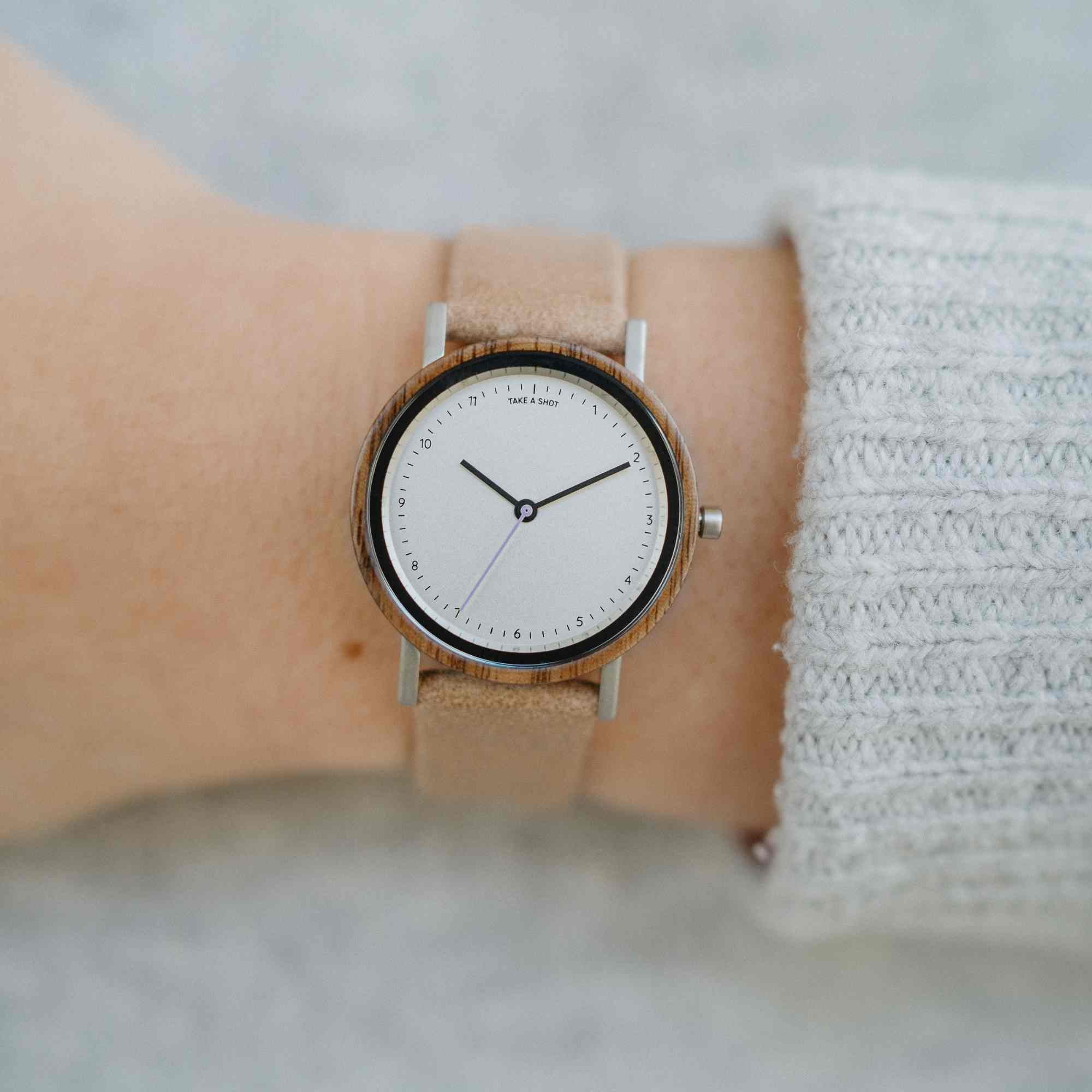 Liv: Walnut Wood - Cinnamon 30mm